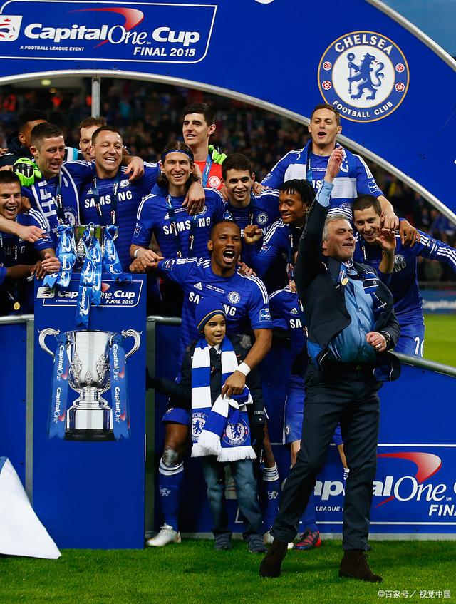 德罗巴回归赛场，赛况扑朔迷离首场状态亮眼，篮网观众沸腾！